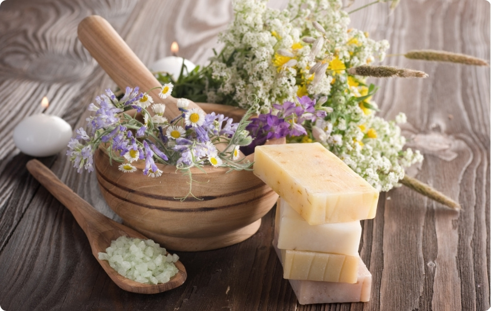 Ως φυτικό λουτρό για την ένταση του δέρματος και του τριχωτού της κεφαλής